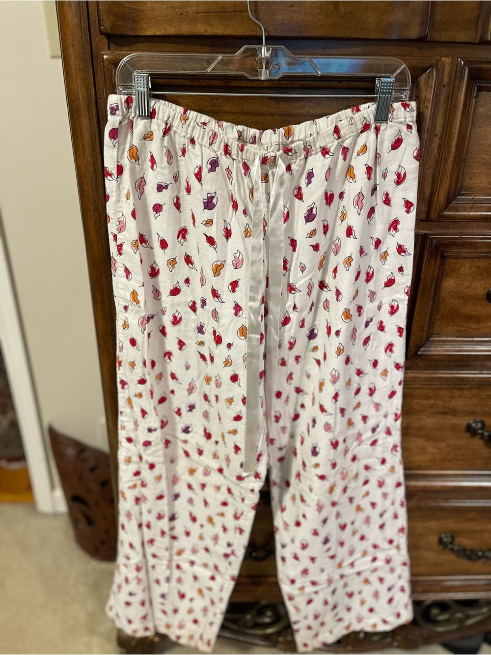 LOFT White Flannel Pants with Red, Pink and Orange Lip Print
